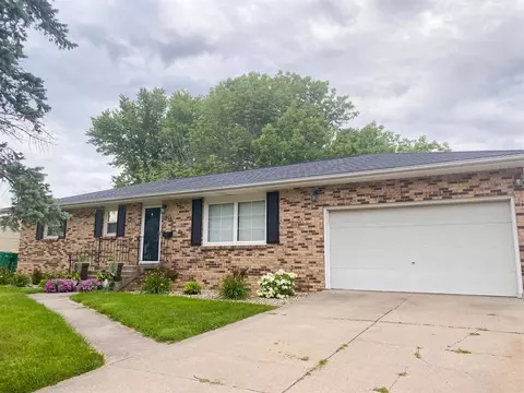 914 Jamie Ln, Macomb, IL 61455 photo 1