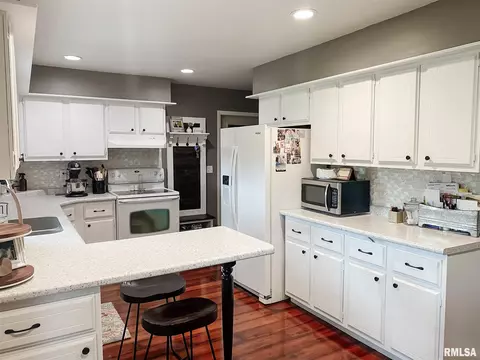 914 Jamie Ln, Macomb, IL 61455 photo 5