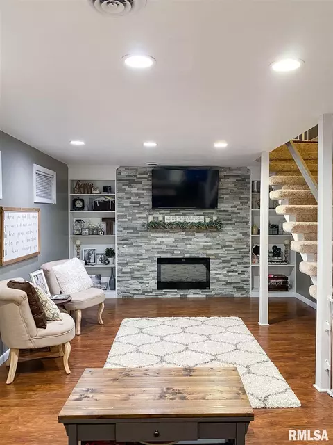 914 Jamie Ln, Macomb, IL 61455 photo 13