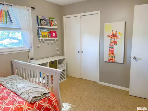 914 Jamie Ln, Macomb, IL 61455 photo 10