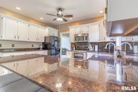 2025 W Murphy Dr, Dunlap, IL 61525 photo 10