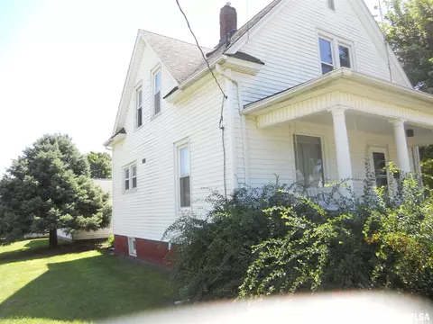 606 E Locust St, Canton, IL 61520 photo 3