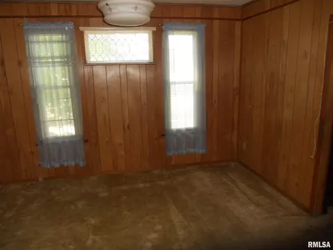 606 E Locust St, Canton, IL 61520 photo 26