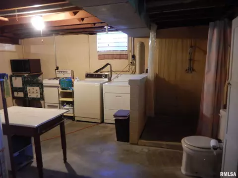 722 S Dudley St, Macomb, IL 61455 photo 18