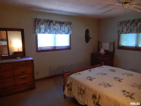 722 S Dudley St, Macomb, IL 61455 photo 12