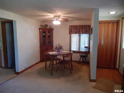 722 S Dudley St, Macomb, IL 61455 photo 3