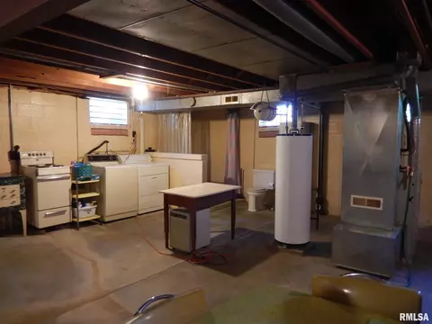 722 S Dudley St, Macomb, IL 61455 photo 20
