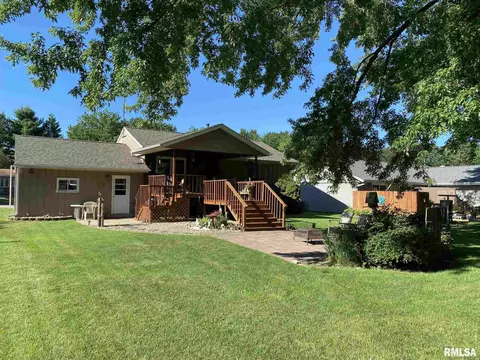 1440 E Locust St, Canton, IL 61520 photo 2