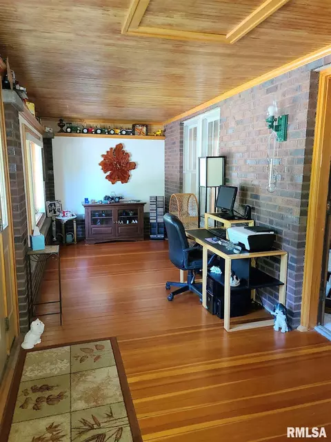1104 E Calhoun St, Macomb, IL 61455 photo 7