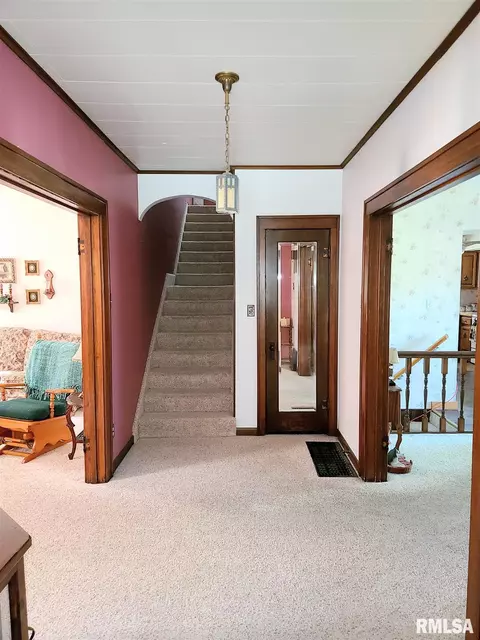 1104 E Calhoun St, Macomb, IL 61455 photo 5