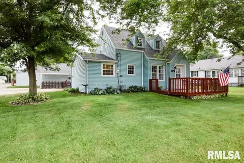 106 W Pine St, Dunlap, IL 61525 photo 1
