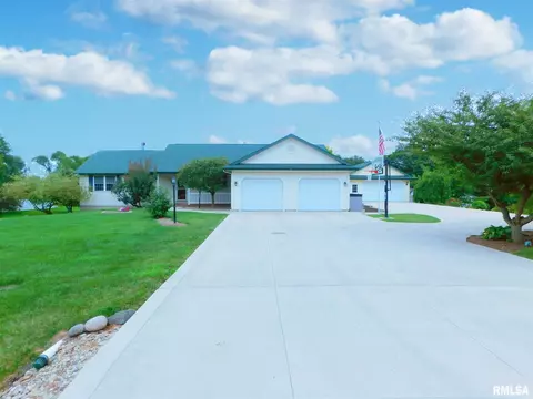 4114 S Pointe Dr, Mapleton, IL 61547 photo 1