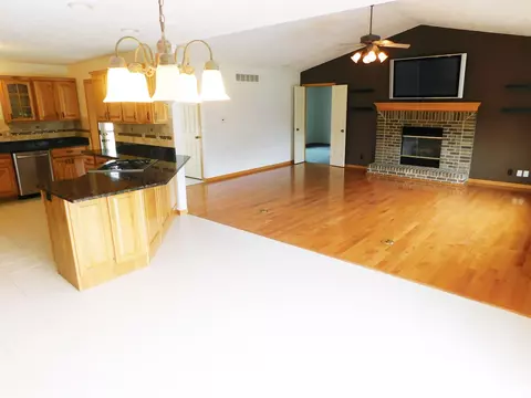 4114 S Pointe Dr, Mapleton, IL 61547 photo 11