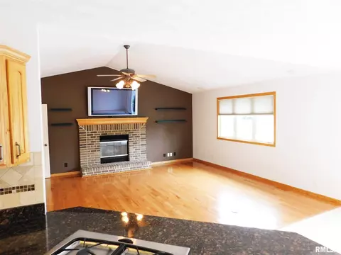 4114 S Pointe Dr, Mapleton, IL 61547 photo 10