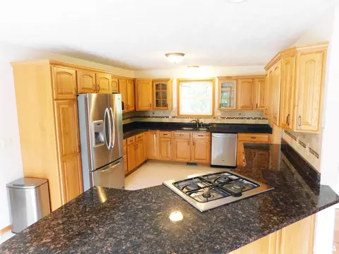 4114 S Pointe Dr, Mapleton, IL 61547 photo 4