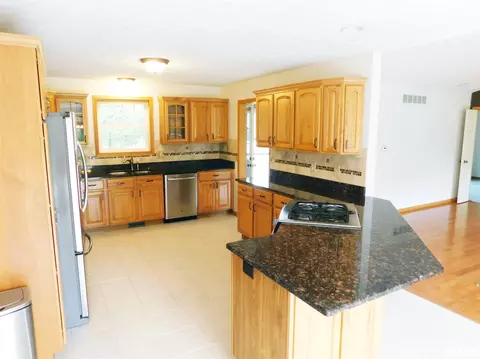 4114 S Pointe Dr, Mapleton, IL 61547 photo 9