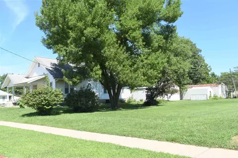 903 E Broadway, Astoria, IL 61501 photo 28