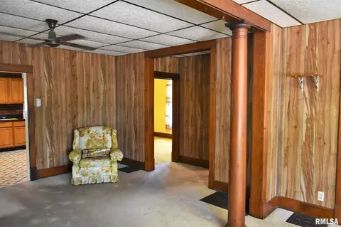 903 E Broadway, Astoria, IL 61501 photo 17