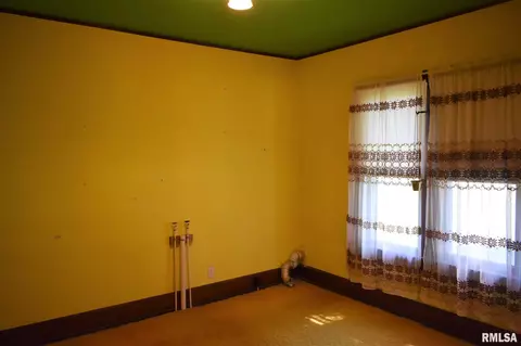 903 E Broadway, Astoria, IL 61501 photo 11