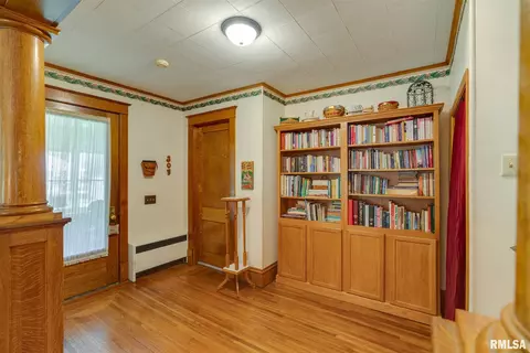 201 W Olive St, Minier, IL 61759 photo 7