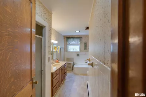 201 W Olive St, Minier, IL 61759 photo 17