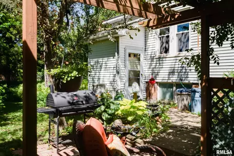 201 W Olive St, Minier, IL 61759 photo 4
