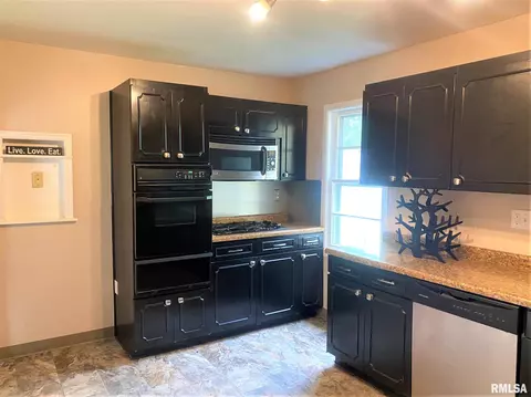 405 Jackson St, Washington, IL 61571 photo 6