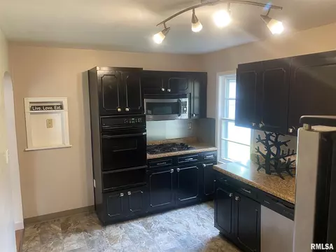 405 Jackson St, Washington, IL 61571 photo 7