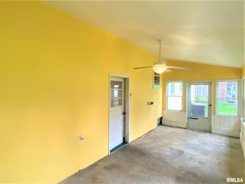 405 Jackson St, Washington, IL 61571 photo 26