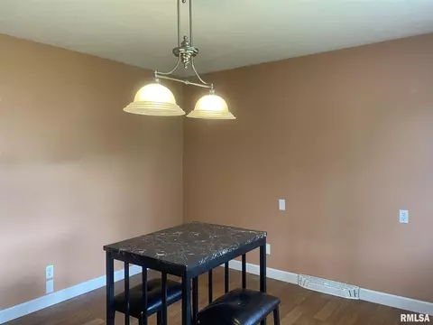 405 Jackson St, Washington, IL 61571 photo 5