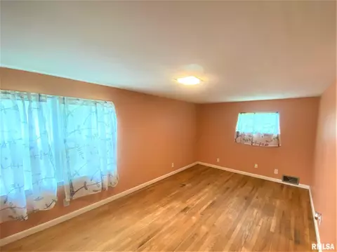 405 Jackson St, Washington, IL 61571 photo 15