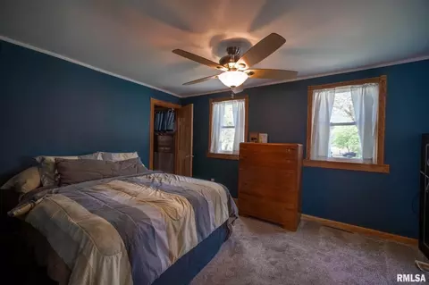 134 N Sage St, Oneida, IL 61467 photo 9