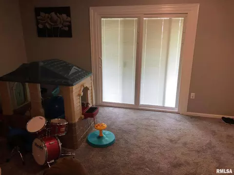 1336 Carolbeth Ave, Macomb, IL 61455 photo 11