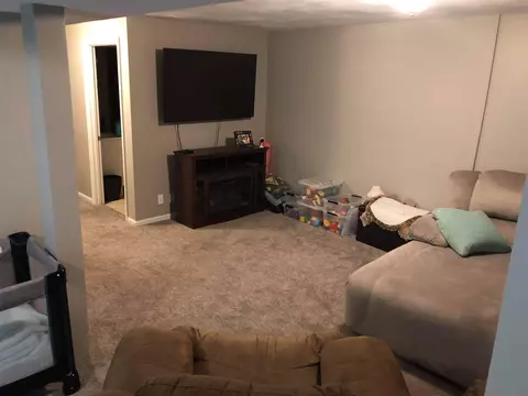 1336 Carolbeth Ave, Macomb, IL 61455 photo 2