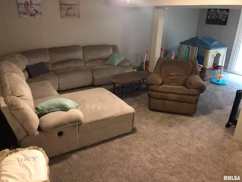 1336 Carolbeth Ave, Macomb, IL 61455 photo 10