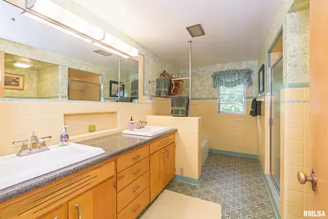 320 S Main St, Congerville, IL 61729 photo 22