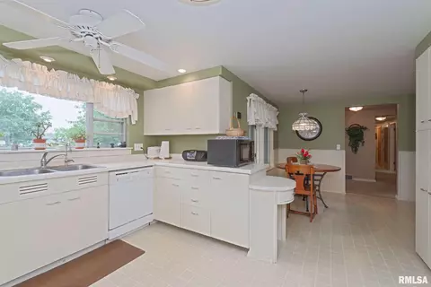 320 S Main St, Congerville, IL 61729 photo 28