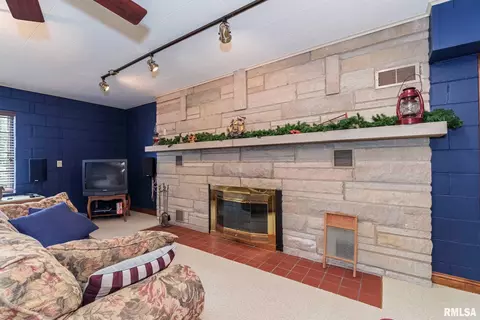 320 S Main St, Congerville, IL 61729 photo 33