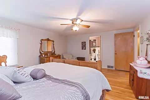 320 S Main St, Congerville, IL 61729 photo 16
