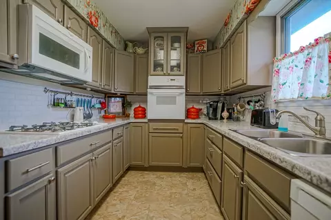 311 Devonshire Rd, Washington, IL 61571 photo 10