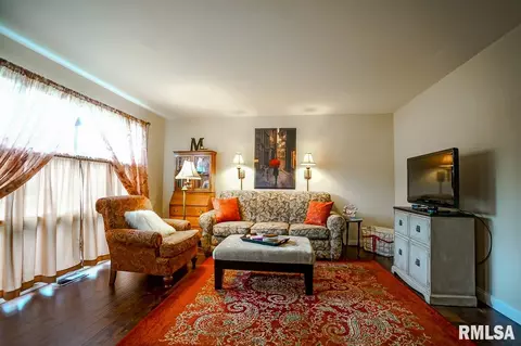 311 Devonshire Rd, Washington, IL 61571 photo 5