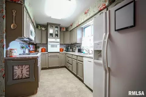 311 Devonshire Rd, Washington, IL 61571 photo 9