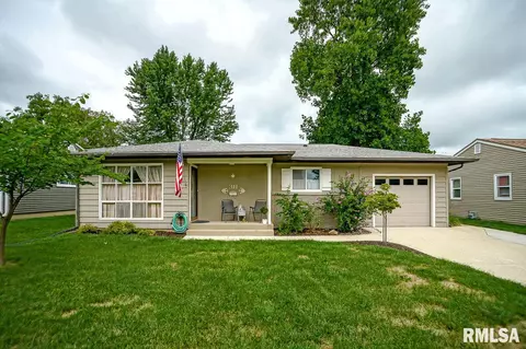 311 Devonshire Rd, Washington, IL 61571 photo 1