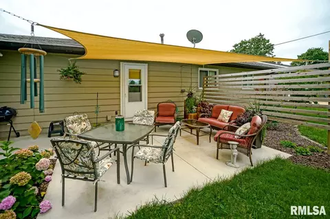 311 Devonshire Rd, Washington, IL 61571 photo 2