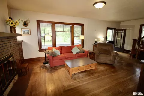 616 N Main St, Eureka, IL 61530 photo 9