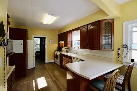 616 N Main St, Eureka, IL 61530 photo 4
