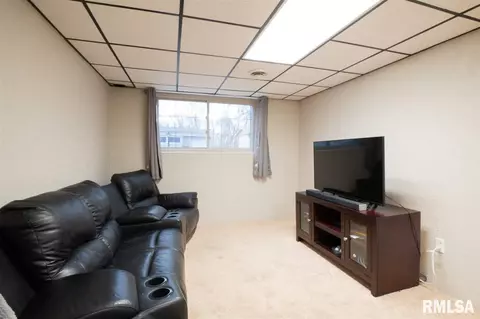 6313 N Devonshire St, Peoria, IL 61615 photo 18
