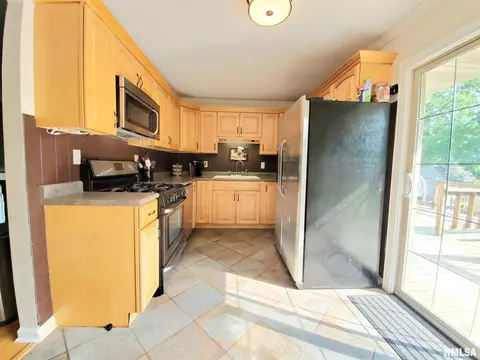 6313 N Devonshire St, Peoria, IL 61615 photo 7