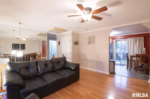 6313 N Devonshire St, Peoria, IL 61615 photo 4