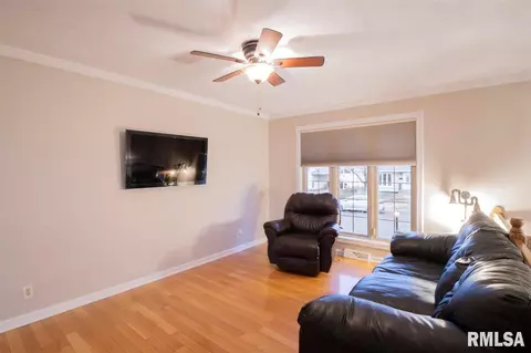 6313 N Devonshire St, Peoria, IL 61615 photo 5